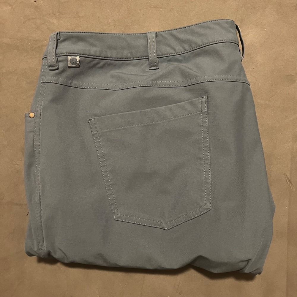 Lululemon ABC Pants Mens 42x32 Blue Warpstreme Slim Stretch Performance‎ Tech